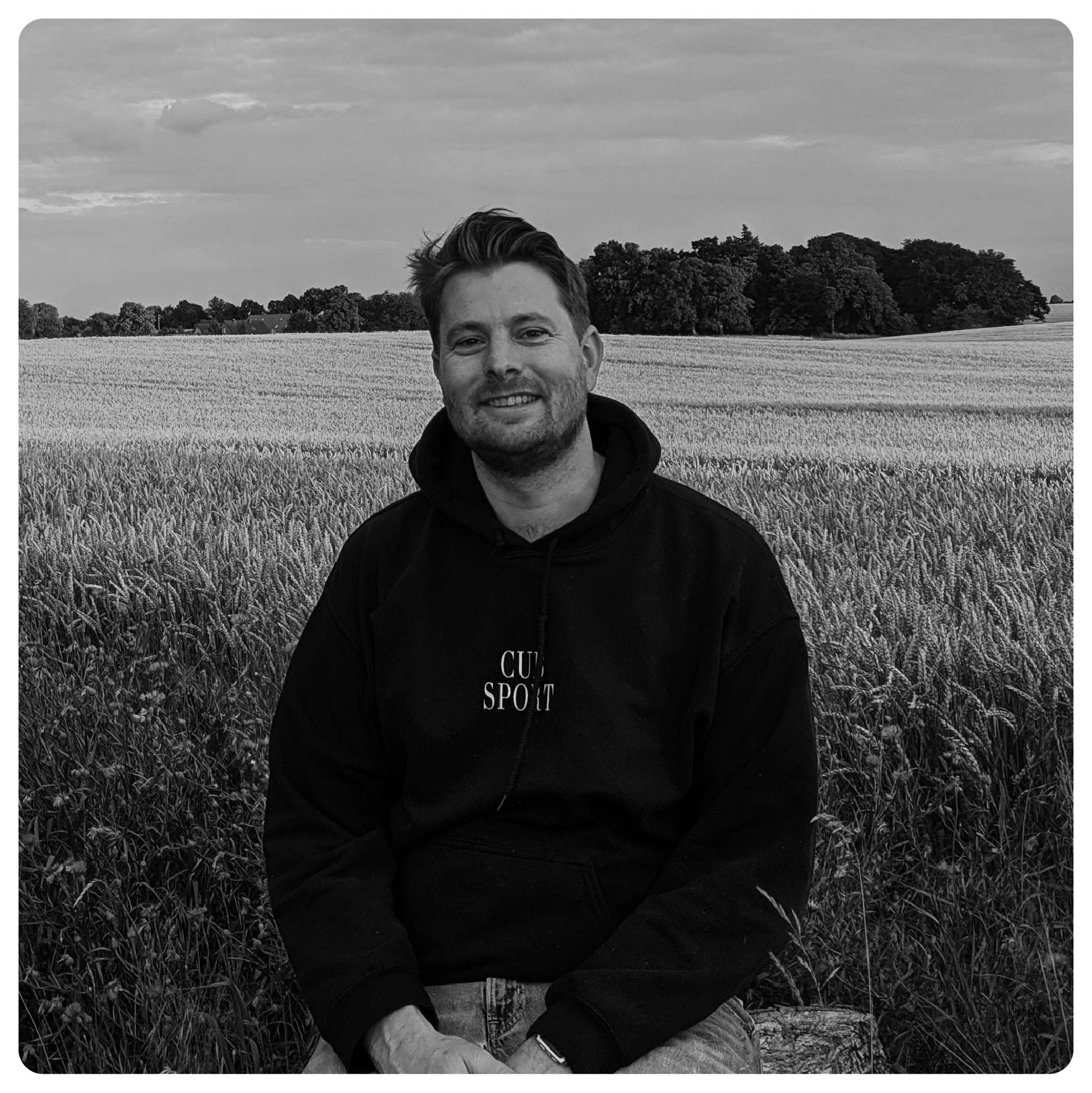 Team Photo - Matt Beer - BW